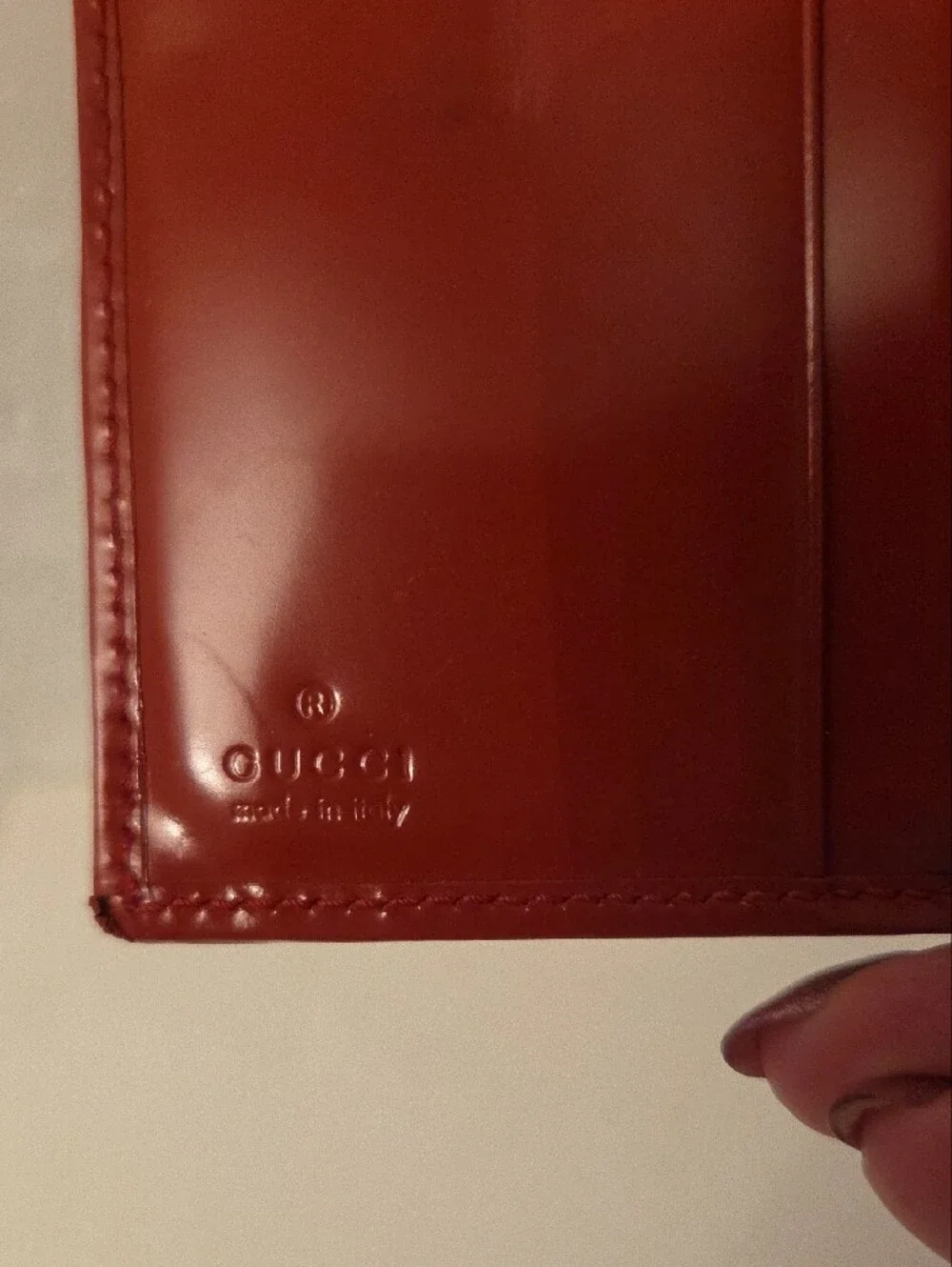 LOW START Gucci Red Patent Cardholder Wallet - Picture 5 of 12